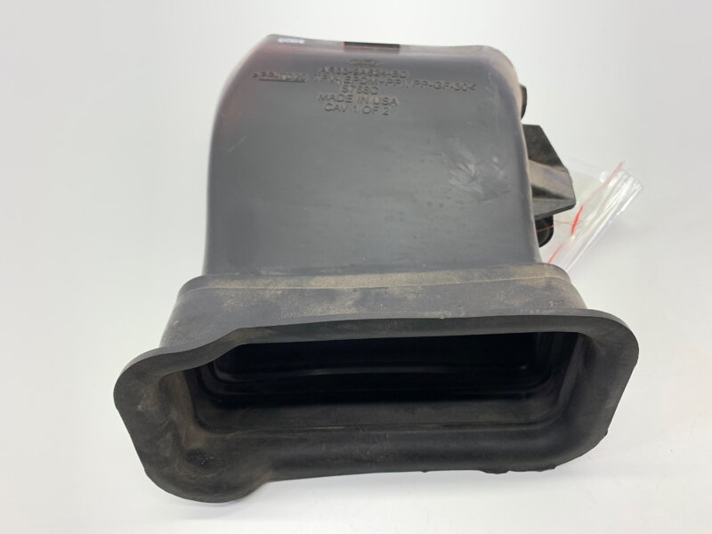 Volant vstup vzduchu Ford USA Mustang Coupe 2004 - 2022 AR33-9A624-BD