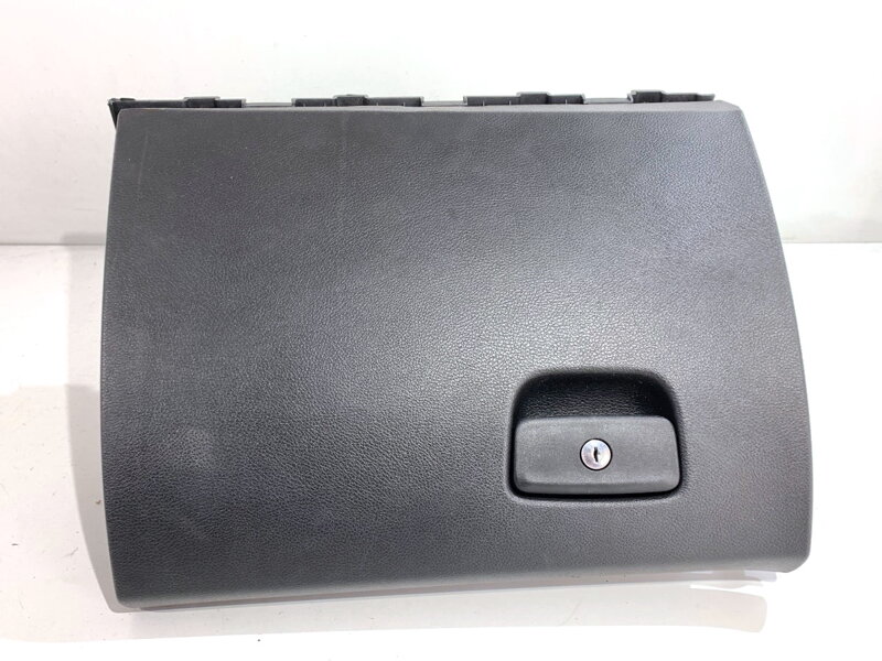 Odkládací schránka spolujezdce Jeep Grand Cherokee IV (WK, WK2) 2010 - 2022 P01449119BL