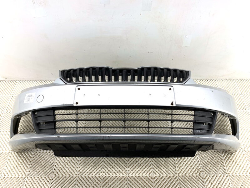 Nárazník přední Skoda Fabia III Kombi (NJ5) 2014 - 2022 LA7W