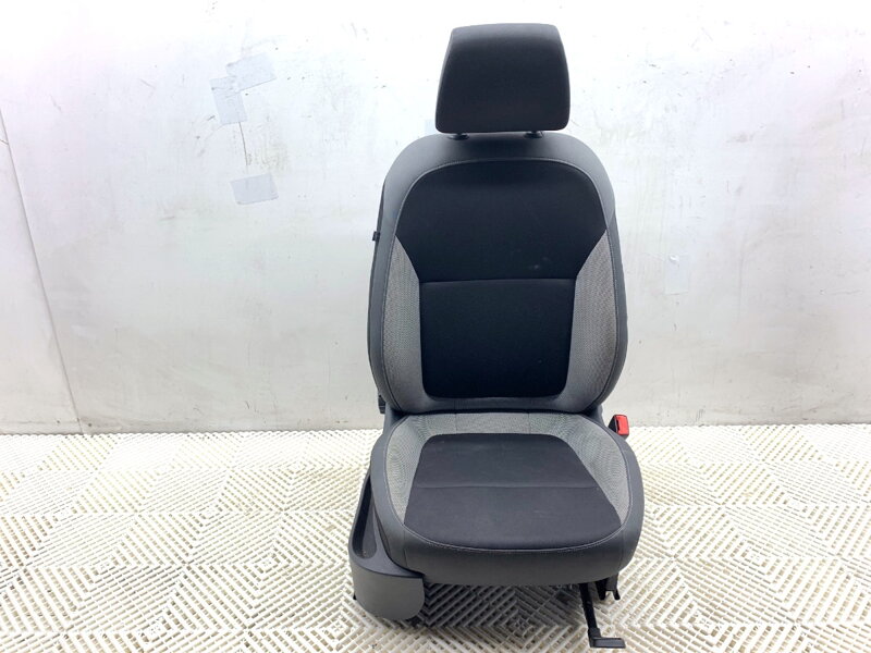 Sedadlo pravé přední Skoda Fabia III Kombi (NJ5) 2014 - 2022