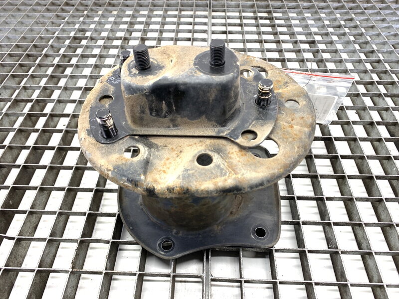 Držák kola záložního Suzuki Jimny (SN) 1998 - 2022