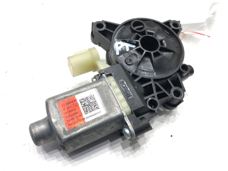 Motorek stahovačky okna pravý zadní Hyundai Kona II (SX2) 2022 - 83460-BE000