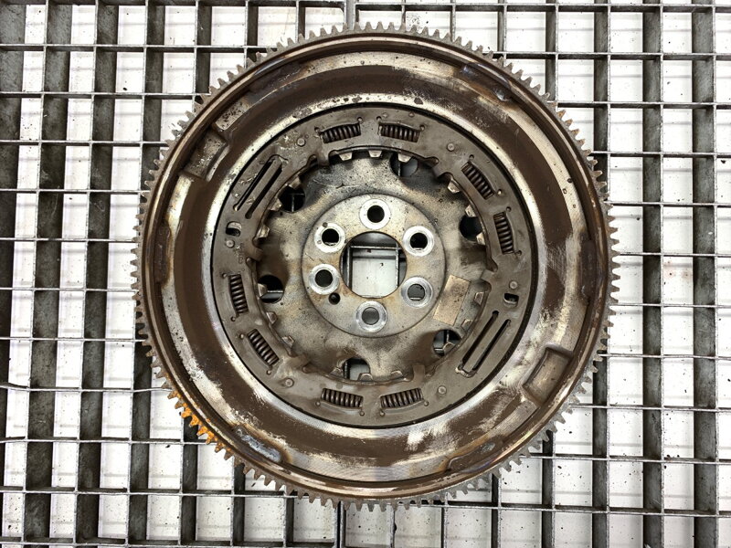 Spojka VW T-roc (A11) 2017 - 2022 04E105266K