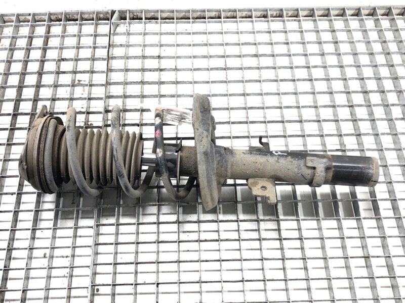 Tlumič pravý přední Renault Megane IV Liftback (B9A/M/N_) 2015 - 2022