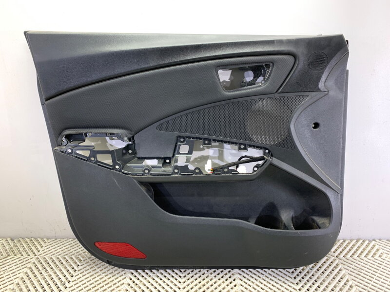 Tapecírung dveří levý přední Ssangyong Tivoli 2015 - 2022