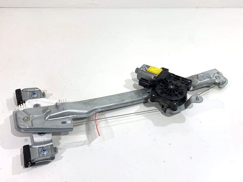 Stahovačka okna pravá zadní Ssangyong Tivoli 2015 - 2022