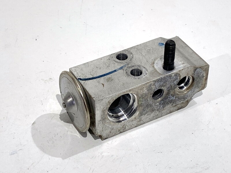 Ventil radiátoru topení Ssangyong Tivoli 2015 - 2022 97775-F1690