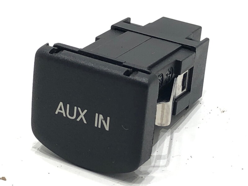 Zásuvka / uložení AUX VW Polo V (6R1, 6C1) 2009 - 2022 6R0035724