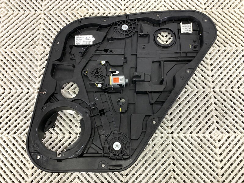 Stahovačka okna pravá zadní KIA Sportage IV (QL, QLE) 2015 - 2022 83460F1000