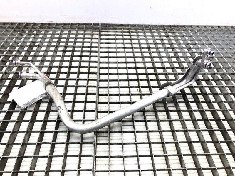 Hadice klimatizace VW Touran (5T1) 2015 - 2022 5QB816738A