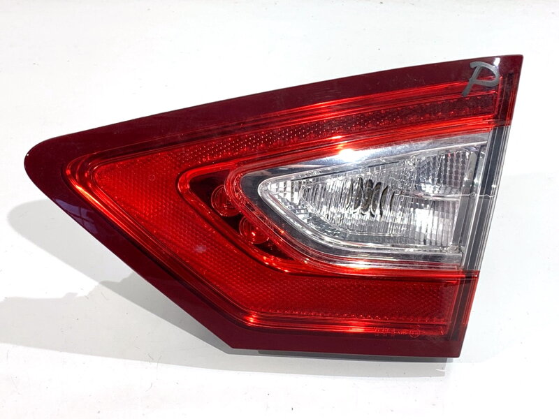 Světlo zadní pravé vnitřní Ford Mondeo V Liftback (CE) 2014 - 2022 DS73-13A602-JG