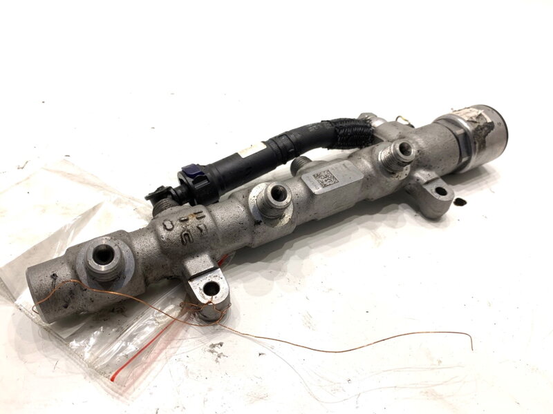 Vstřikovací rampa Audi Q8 (4MN) 2018 - 2022 059130089EB