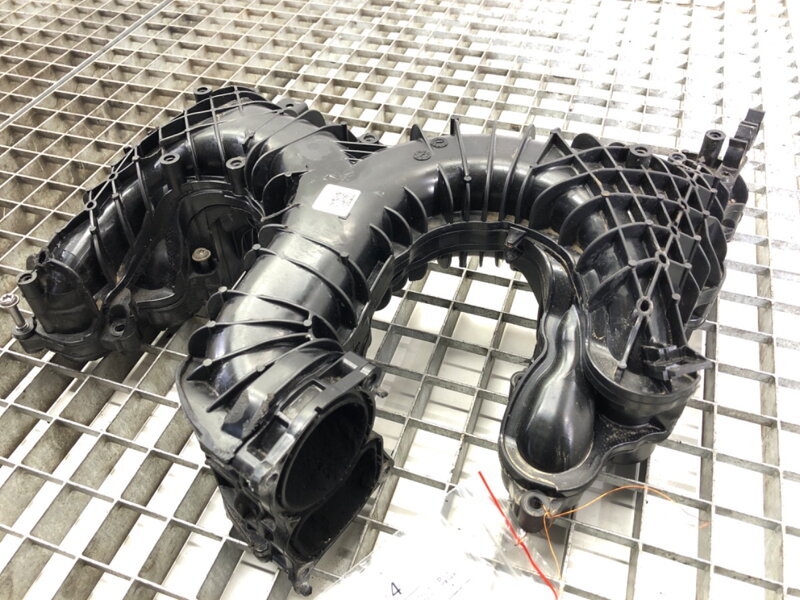 Sací potrubí Audi Q8 (4MN) 2018 - 2022 059129711EB