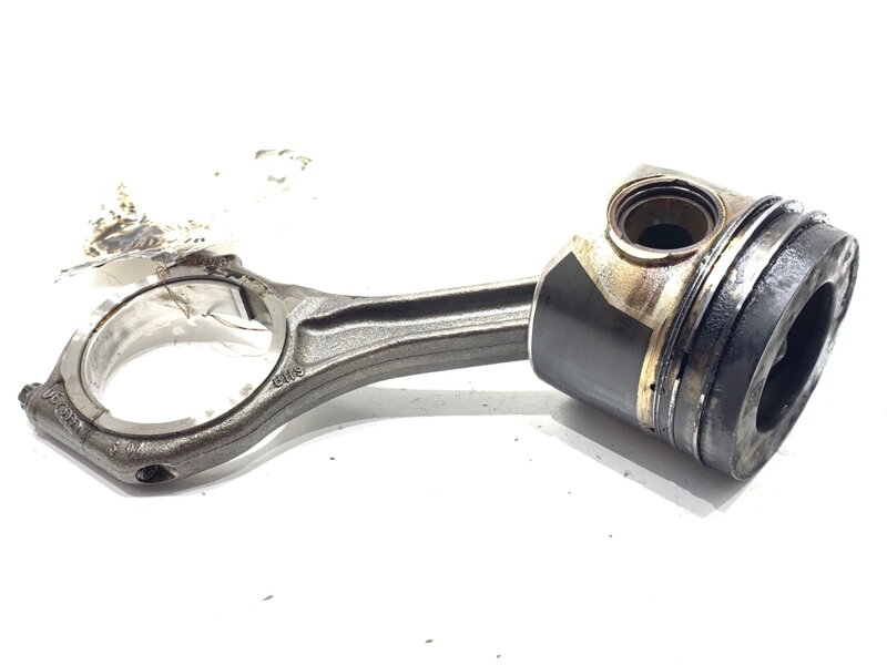 Píst S ojnicí Audi Q8 (4MN) 2018 - 2022 59P