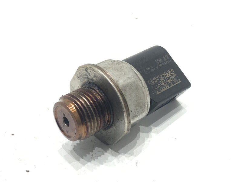 Čidlo tlaku paliva Audi A8 D5 (4N2, 4N8) 2017 - 2022 04L906054F