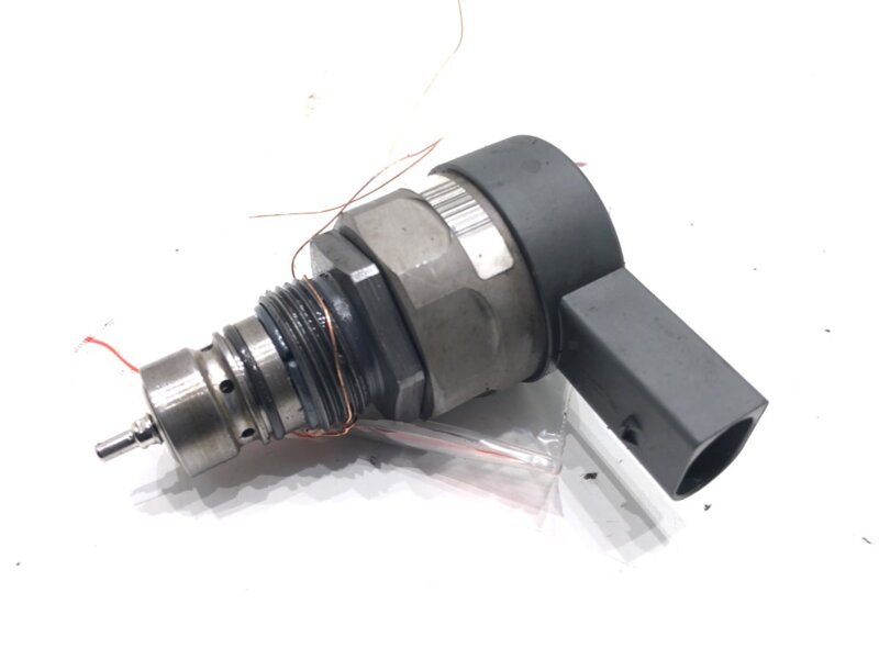 Regulátor tlaku paliva BMW 5 (G30, F90) 2016 - 2022 0281006886