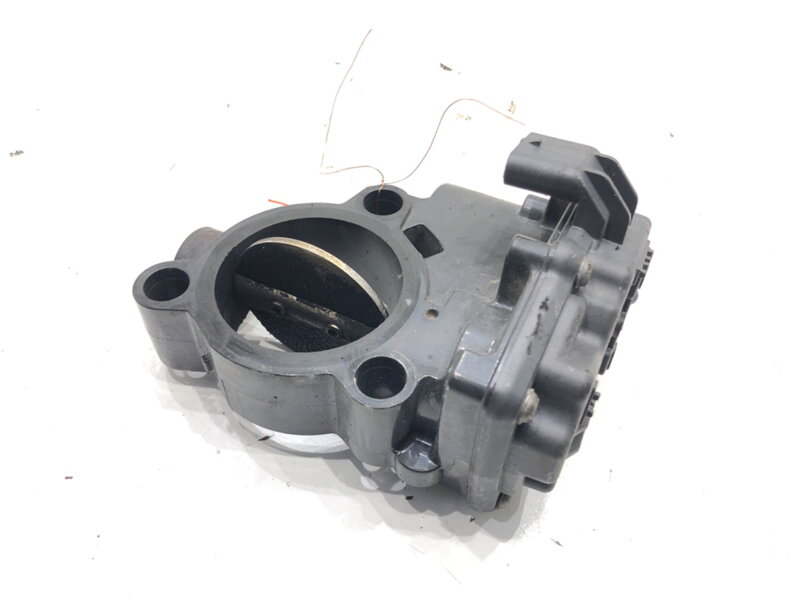 Škrticí klapka BMW 5 (G30, F90) 2016 - 2022 8512452