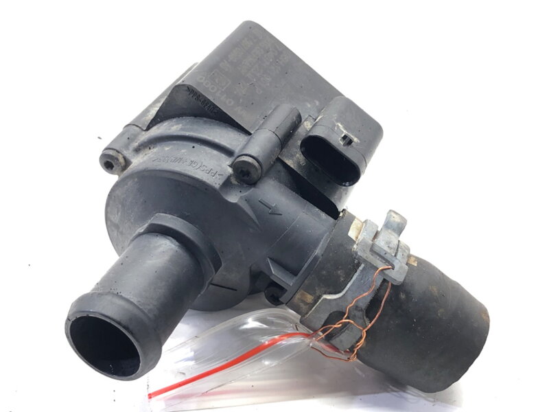 Přídavná vodní pumpa Audi A8 D5 (4N2, 4N8) 2017 - 2022 06H121601P