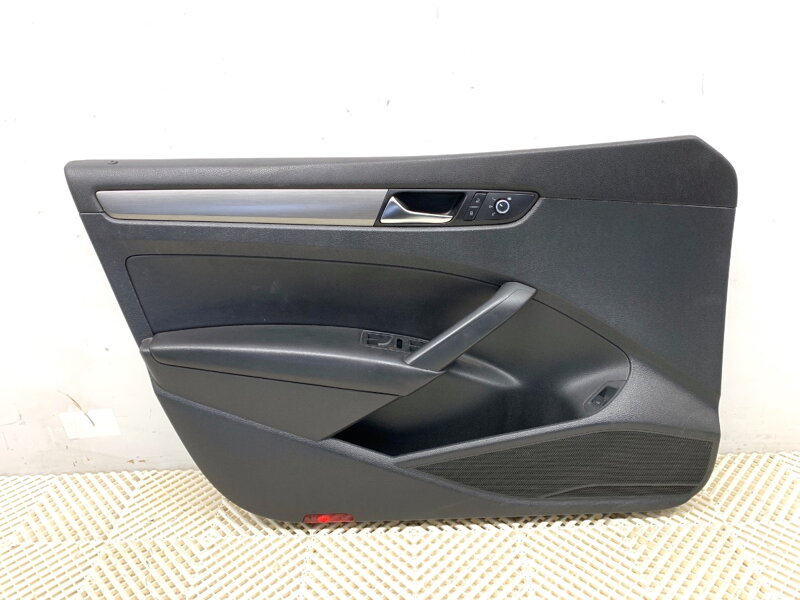 Tapecírung dveří levý přední VW Passat B7 (A32, A33) 2011 - 2022