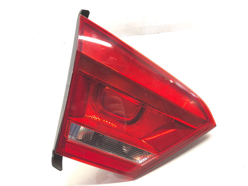 Světlo zadní levé vnitřní VW Passat B7 (A32, A33) 2011 - 2022 561945094C