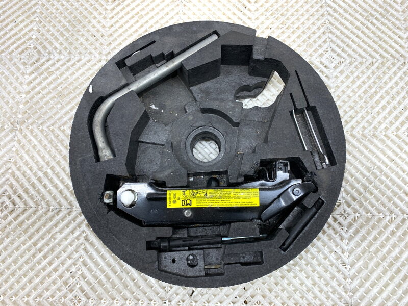 Sada nářadí Audi A3 (8P1) 2003 - 2013 8P0012109