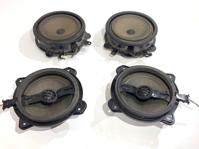 Reproduktory sada Audi A3 (8P1) 2003 - 2013 8P0035411