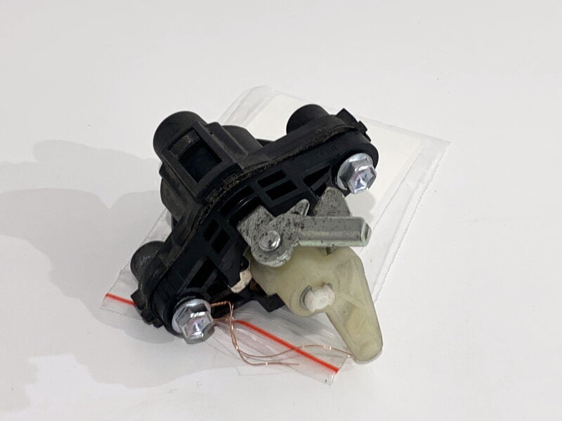 Klika víka kufru zadní Toyota Aygo (_B4_) 2014 - 2022