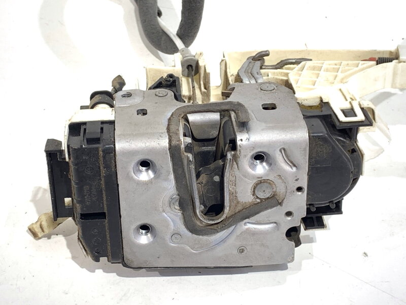 Zámek dveří levý přední VW Crafter 30-35 Autobus (2E_) 2006 - 2016 A9067202135