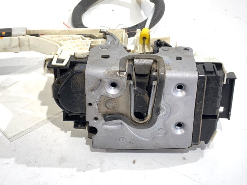 Zámek dveří pravý přední VW Crafter 30-35 Autobus (2E_) 2006 - 2016 A9067201735