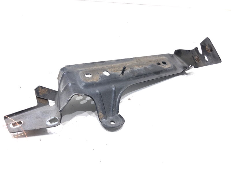 Uchycení blatníku pravé přední Alfa Romeo Stelvio (949_) 2016 - 2022