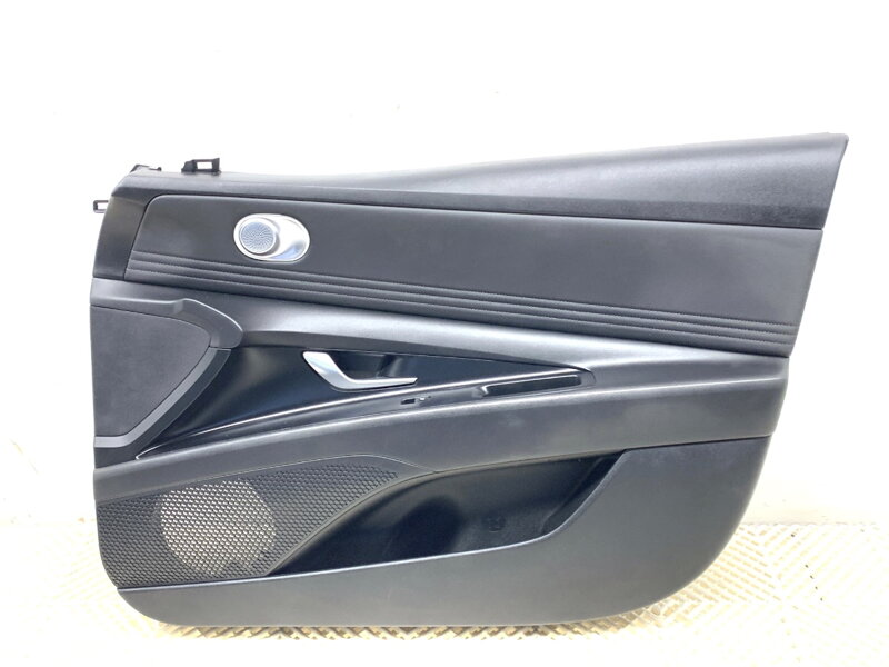 Tapecírung dveří pravý přední Hyundai Elantra VII Sedan (CN7) 2020 - 2022 82321-AA000