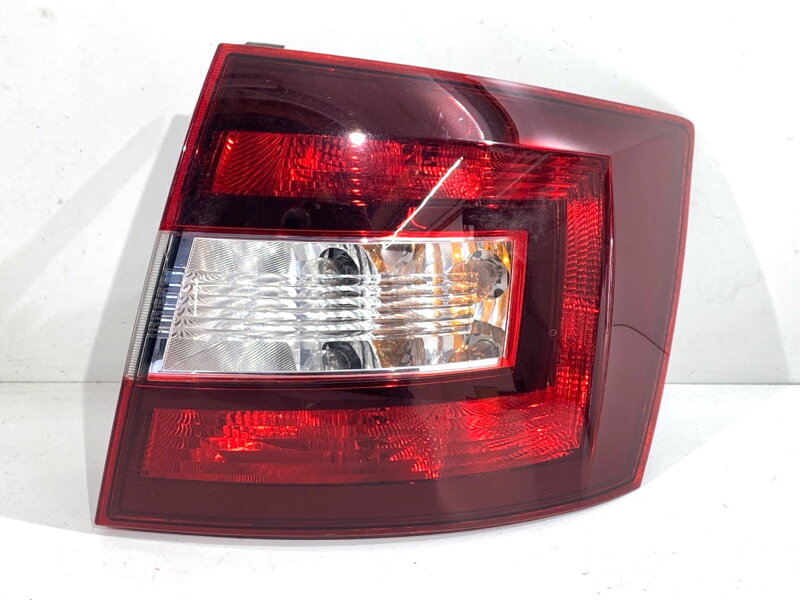Světlo pravé zadní Skoda Rapid (NH3, NK3, NK6) 2012 - 2022 5JJ945096A 5JJ945312