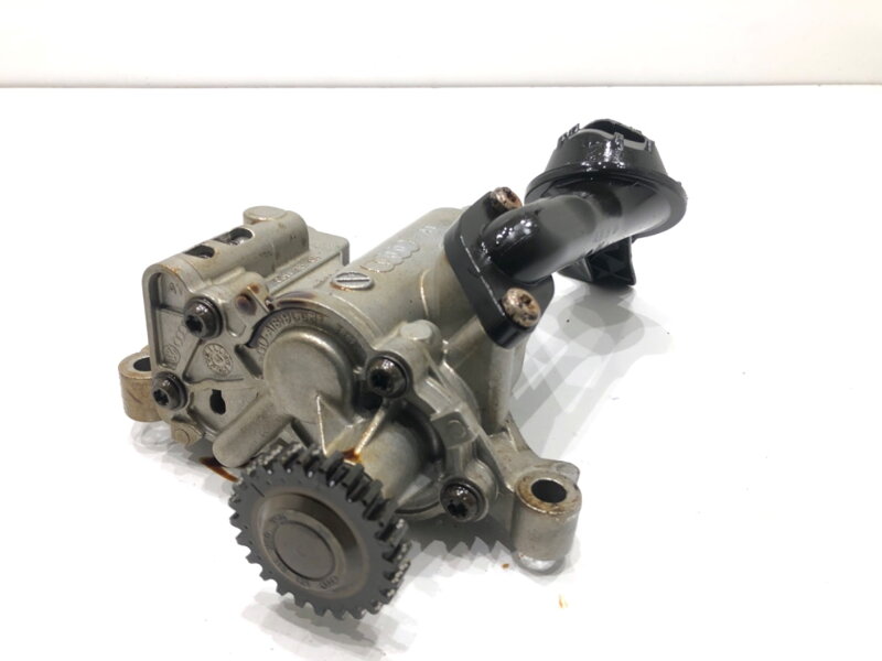 Čerpadlo oleje VW Touran (5T1) 2015 - 2022 06H115105