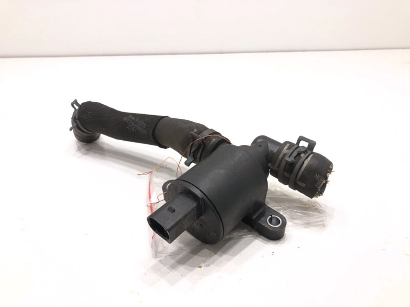 Přídavná vodní pumpa VW Touran (5T1) 2015 - 2022 4H0121671D