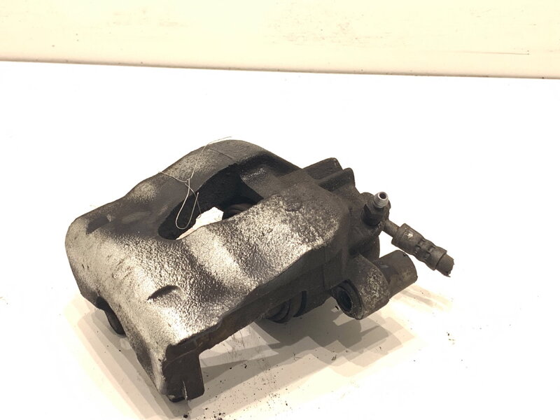 Brzdový třmen levý přední Skoda Kamiq (NW4) 2019 - 2022