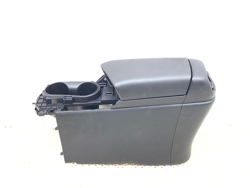 Loketní opěrka Hyundai Elantra VII Sedan (CN7) 2020 - 2022 84680-AA010