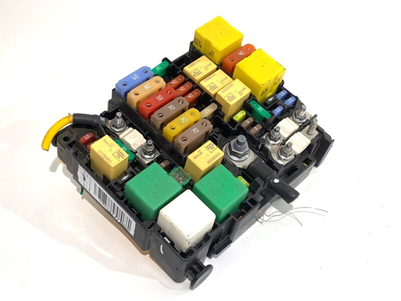 Pojistková skříňka Citroen C4 Grand Picasso II (DA_, DE_) 2013 - 2022