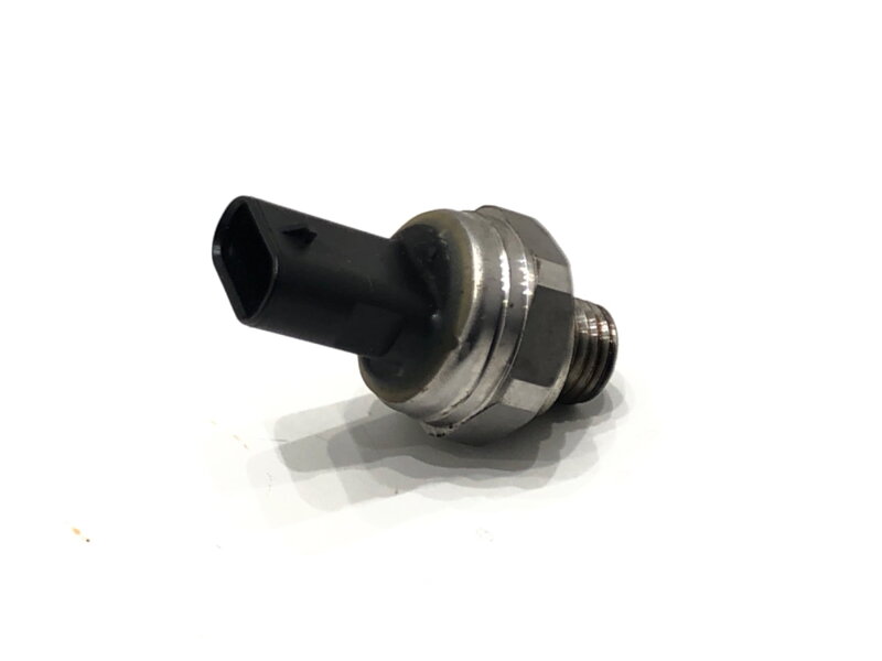 Čidlo tlaku oleje VW Golf VII Variant (BA5, BV5) 2013 - 2022 05E906277A