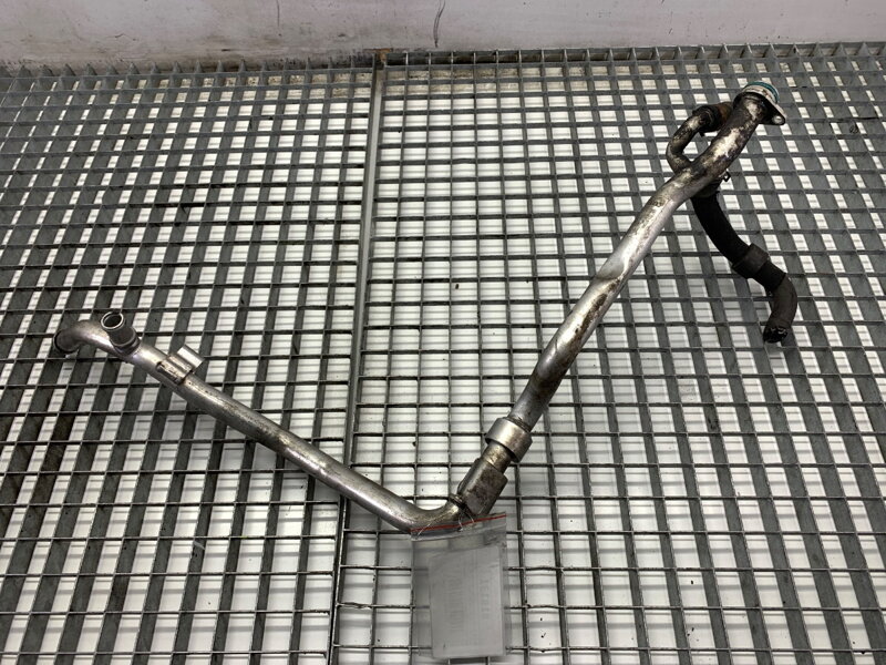 Potrubí vody Audi A8 D4 (4H2, 4H8, 4HC, 4HL) 2009 - 2018 057121073K