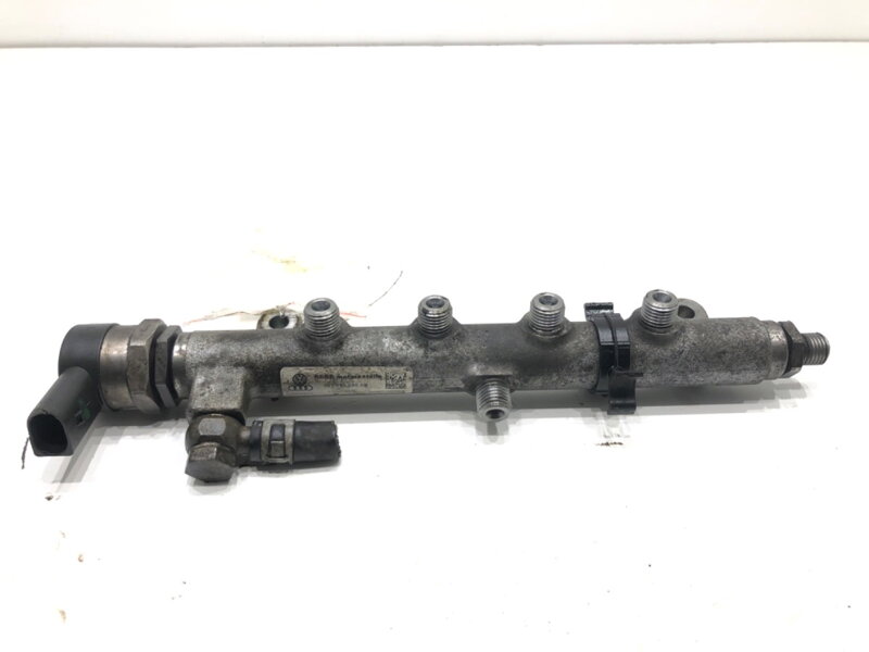 Regulátor tlaku paliva S lišta Audi A8 D4 (4H2, 4H8, 4HC, 4HL) 2009 - 2018 057130764AD