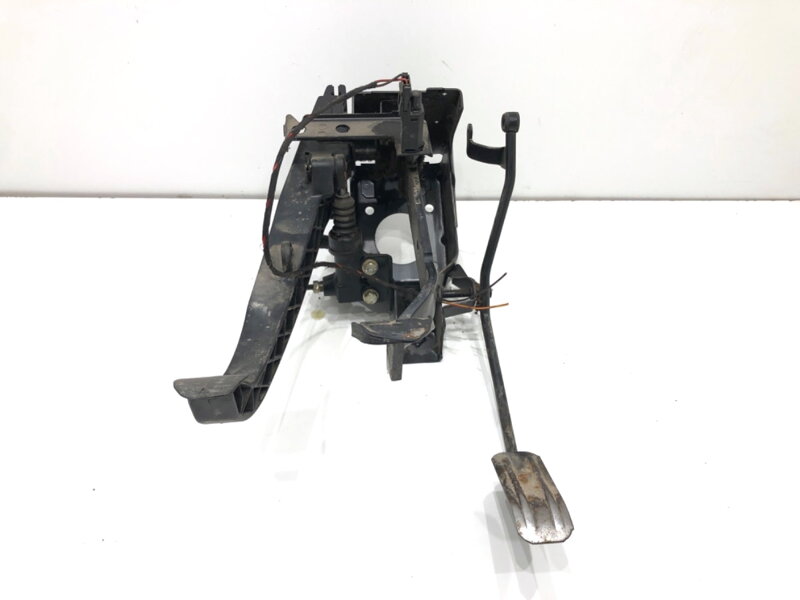 Pedály VW Transporter IV Autobus ( 70B , 70C , 7DB , 7DK , 70J , 70K , 7DC , 7 1990 - 2004