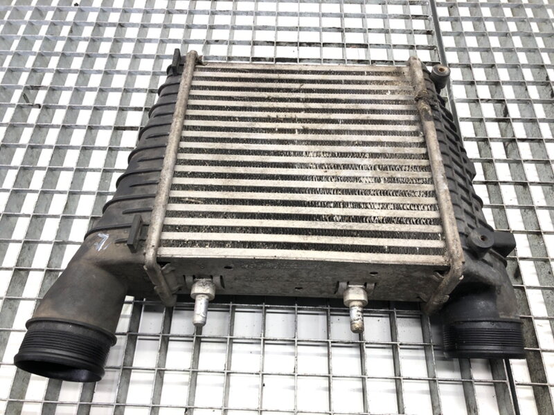 Intercooler levý Audi A8 D4 (4H2, 4H8, 4HC, 4HL) 2009 - 2018 4H0145805J