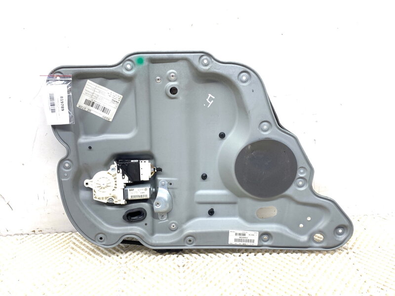 Stahovačka okna levá zadní VW Touran (1T1, 1T2) 2003 - 2010 1K0959703B
