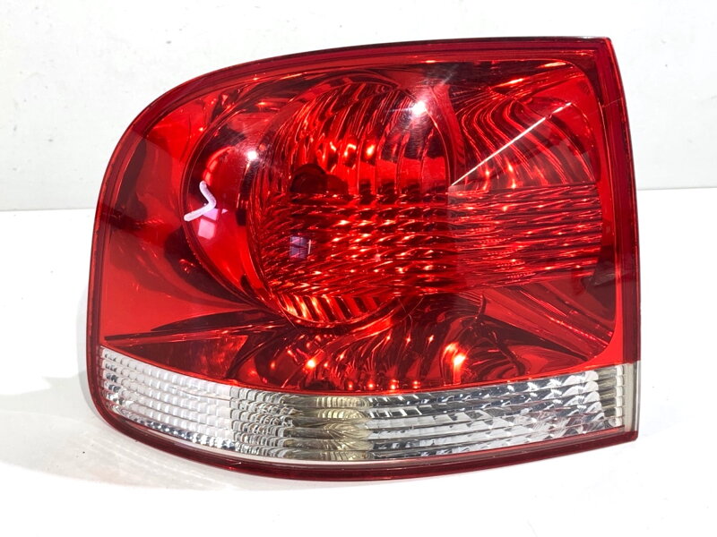 Světlo levé zadní VW Touareg (7LA, 7L6, 7L7) 2002 - 2013 7L6945095K
