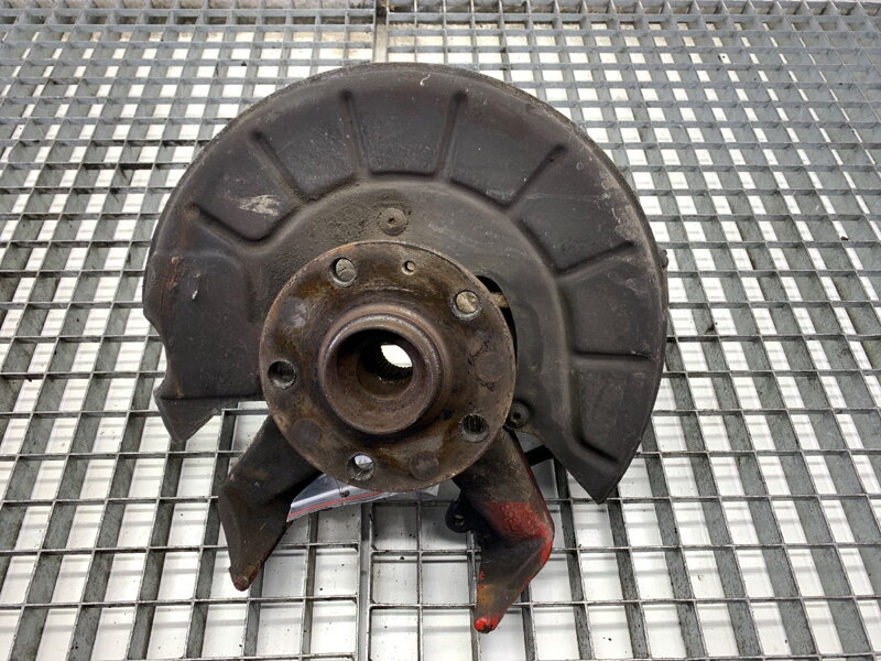 Otoč pravá přední VW Golf VI (5K1) 2008 - 2014