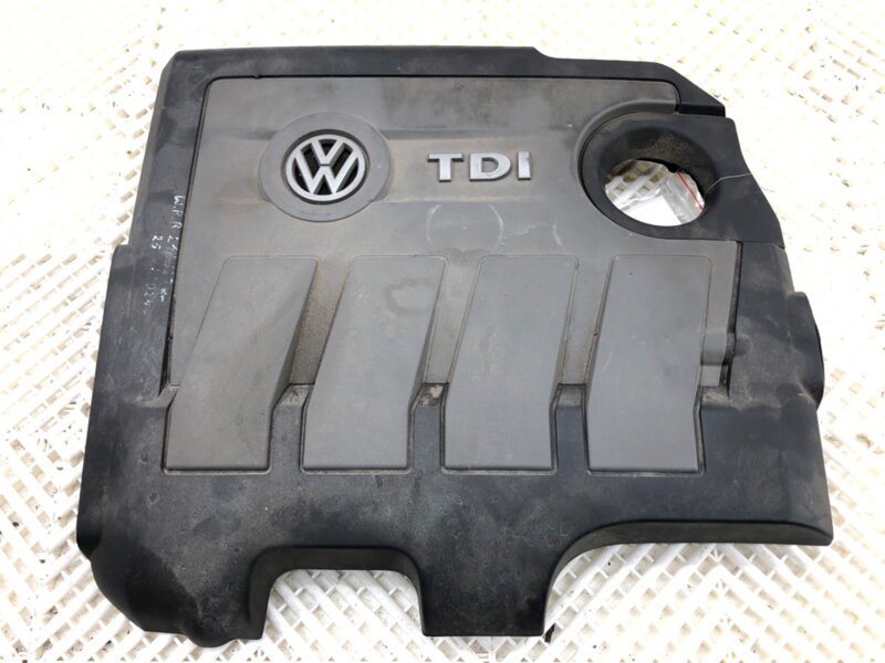 Víko / kryt motoru VW Golf VI (5K1) 2008 - 2014 03L103925AR