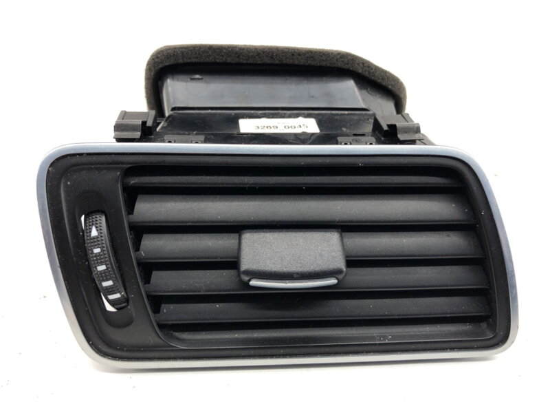 Mřížka ventilace pravá přední VW Passat B7 (362) 2010 - 2015 3AB819702A