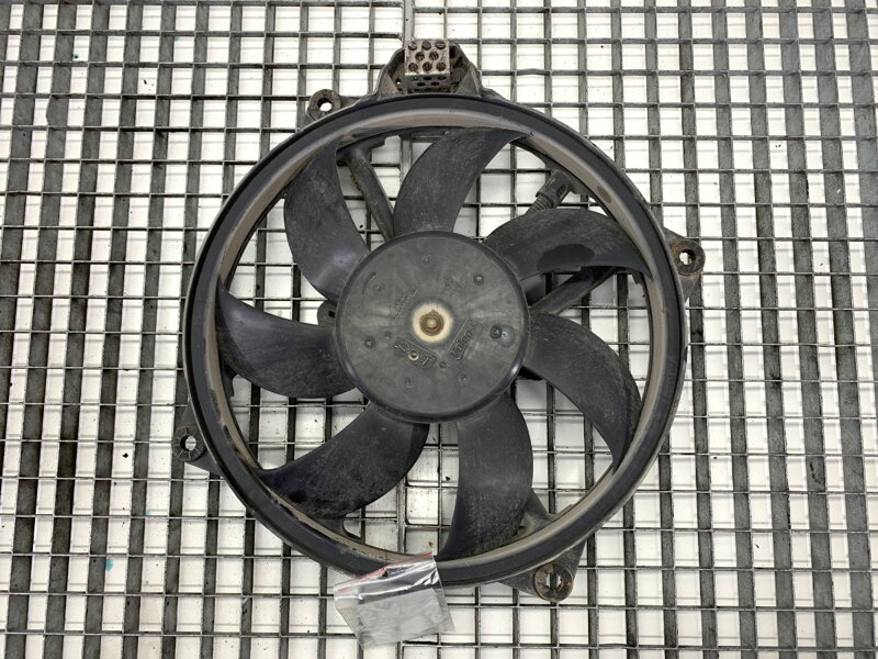 Ventilátor chladiče Renault Megane III Grandtour (KZ0/1) 2008 - 2022 214810898R
