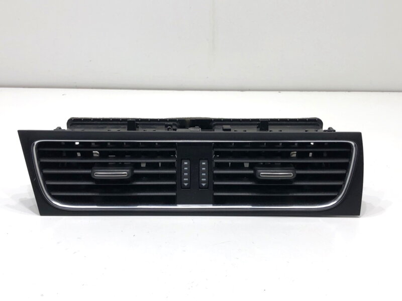 Mřížka ventilace přední středová Audi A4 B8 Avant (8K5) 2007 - 2015 8T1820951B