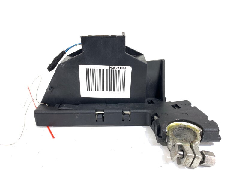 PÓL / svorka (BATERIE) plus Audi A4 B8 Avant (8K5) 2007 - 2015